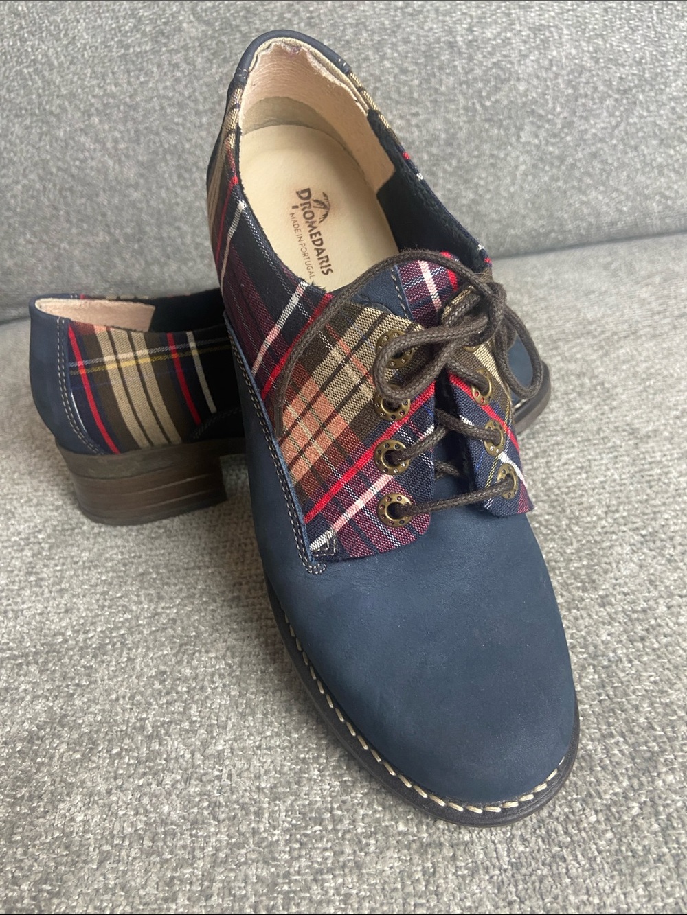 Women’s Navy Plaid Lace-Up Oxford by Dromedaris size 9.5. EU 40